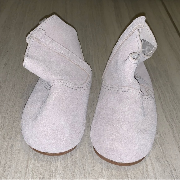 Baby Gap Suede Booties - Picture 4 of 5